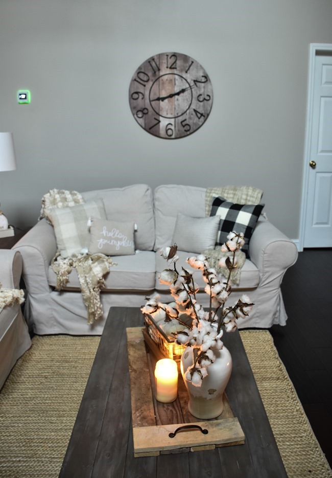 Cozy and Neutral Farmhouse Fall Tour (29 of 35)