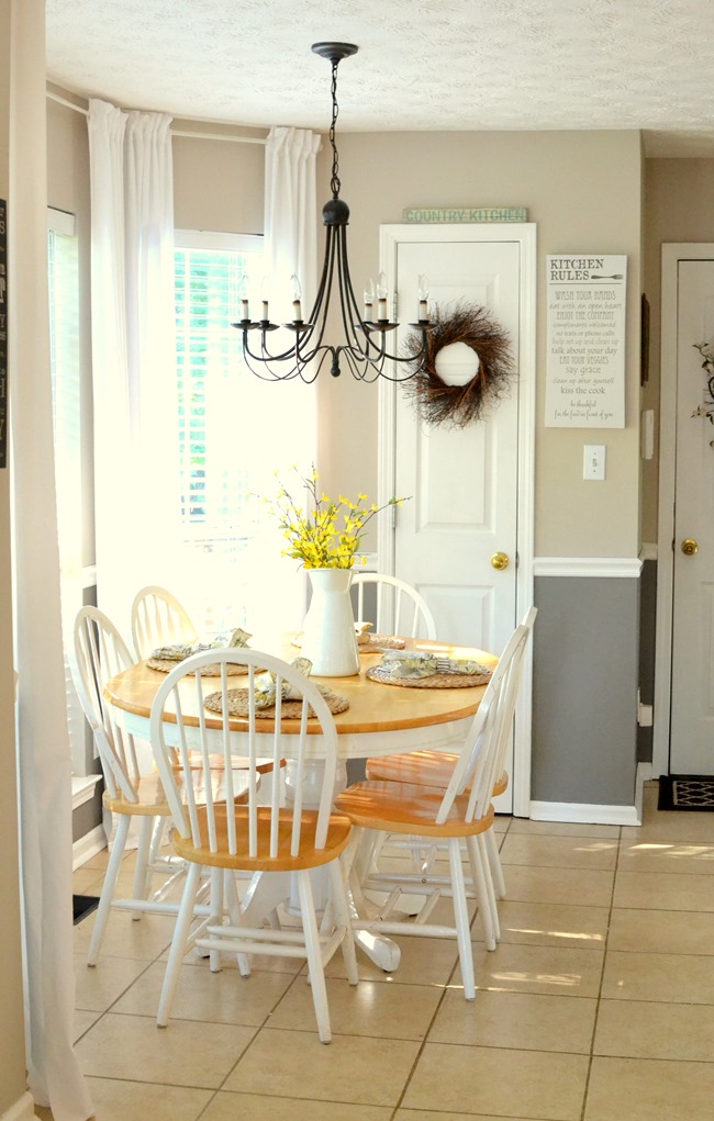farmhouse breakfast nook