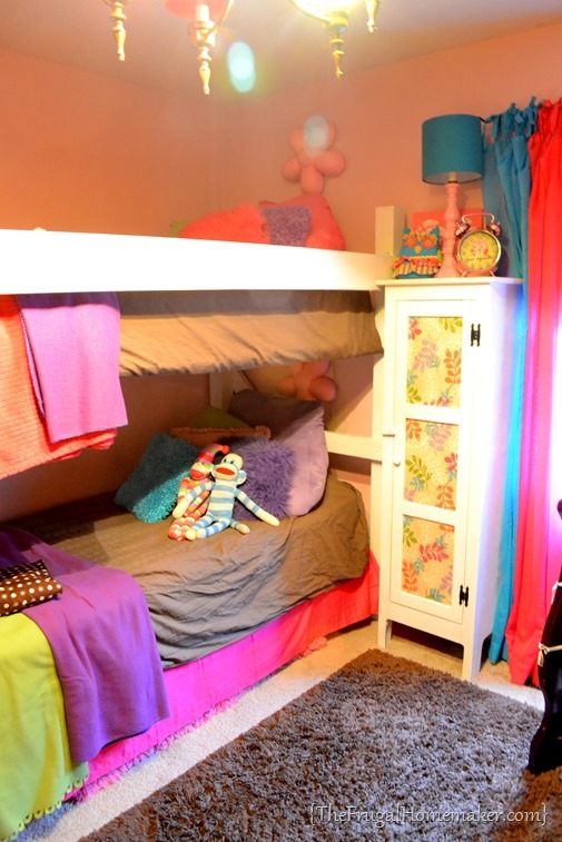pink girls bedroom