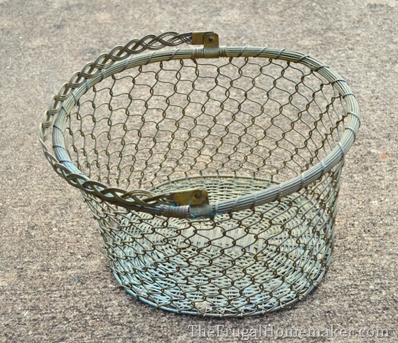 Yard sale basket spray paint makeover