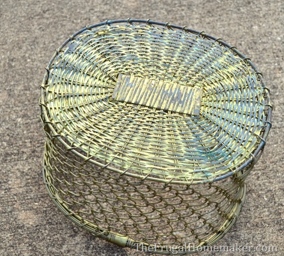 Yard sale basket spray paint makeover