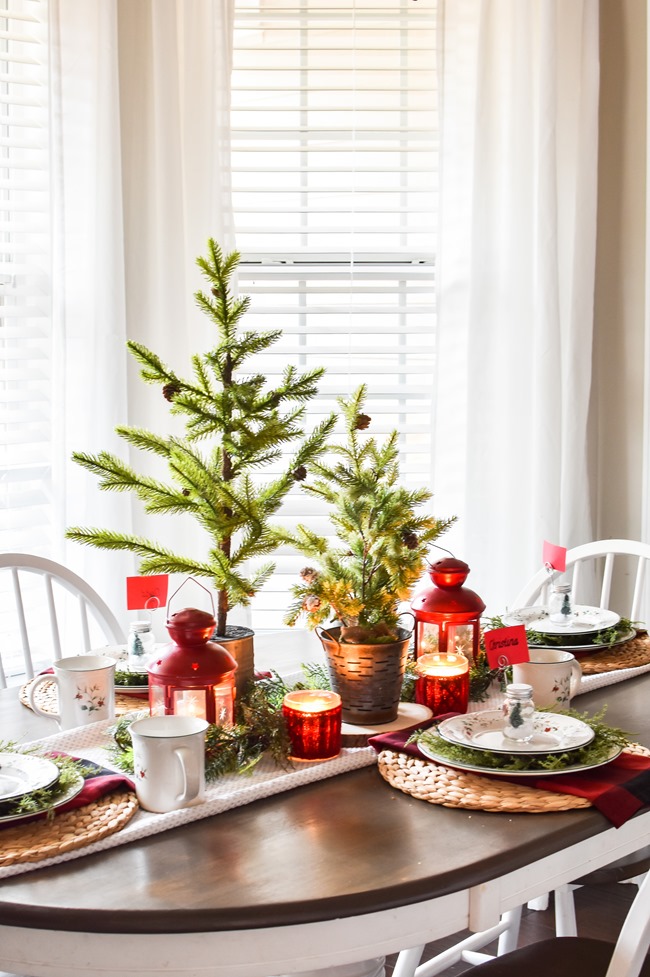 Red Plaid Simple Christmas Table -24